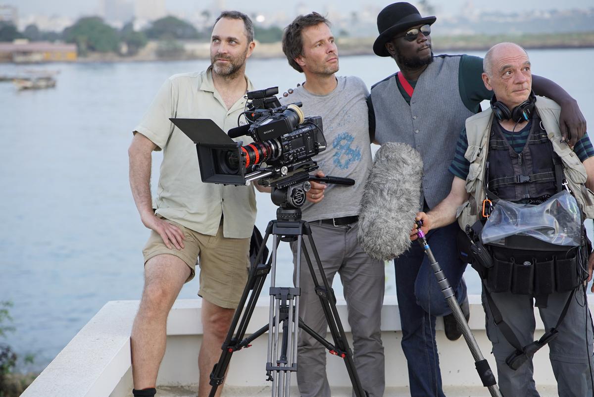 DasSystemMilch BTS Bild14 Das Senegal Team c EIKON Media und MIRAMONTE FILM