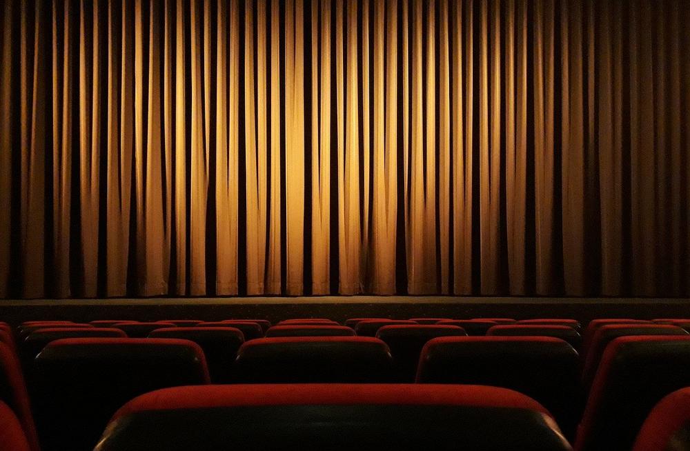 Kapazität von Kinos, Stadien, Theatern und Wiedereröffnung von Diskotheken: was ändert sich und ab wann 